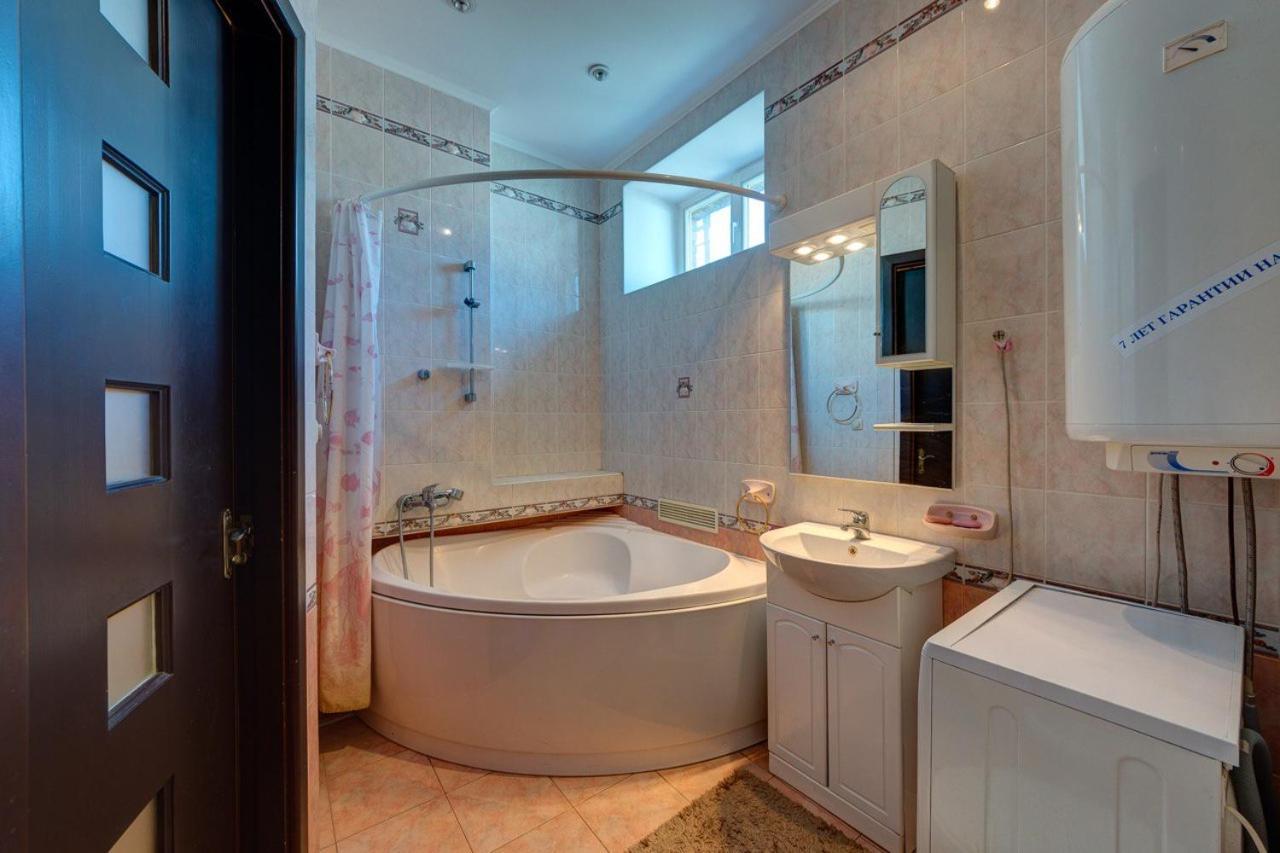 Apartments With Three Rooms On Shevchenko Blvd Kyiv Exterior foto