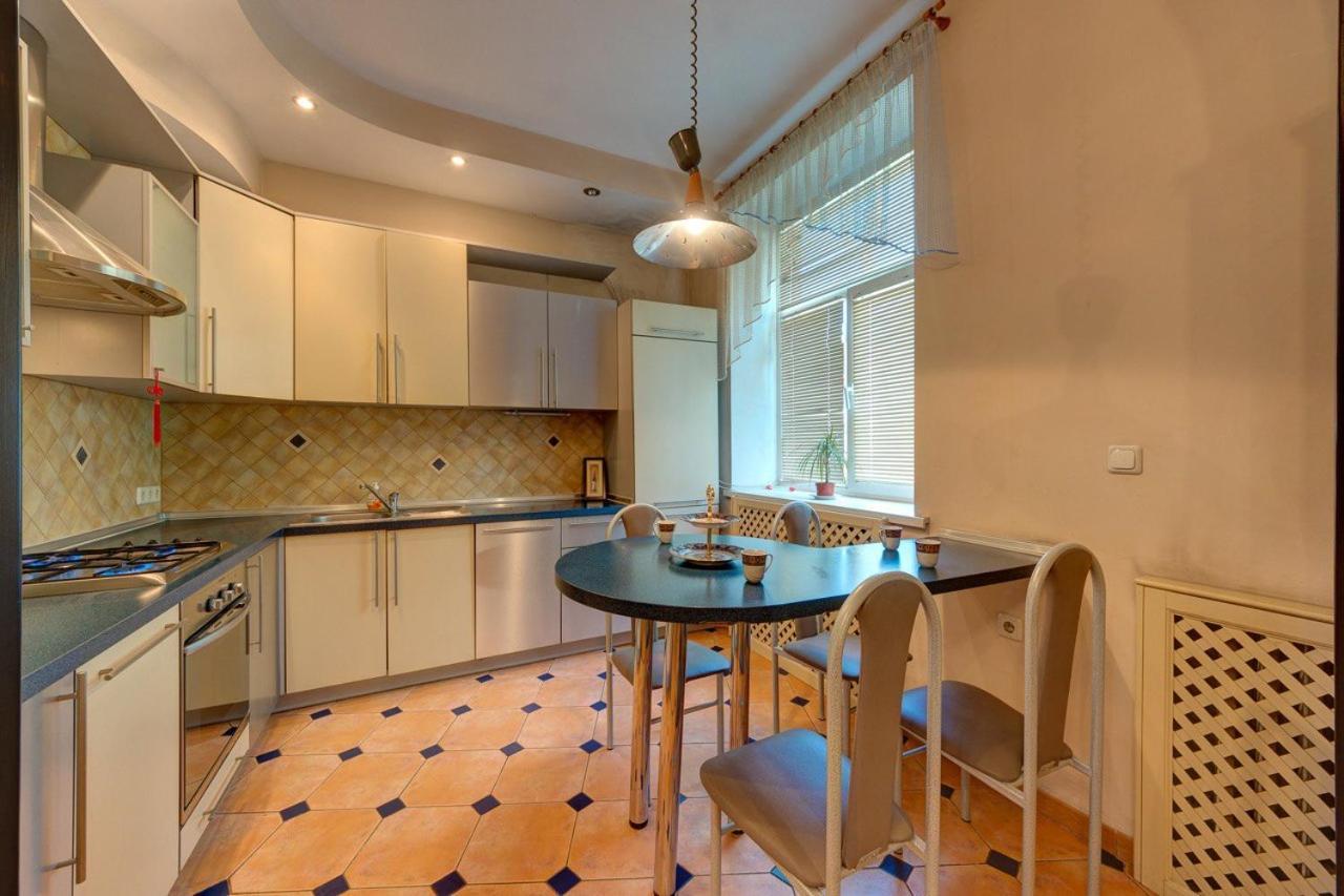 Apartments With Three Rooms On Shevchenko Blvd Kyiv Exterior foto