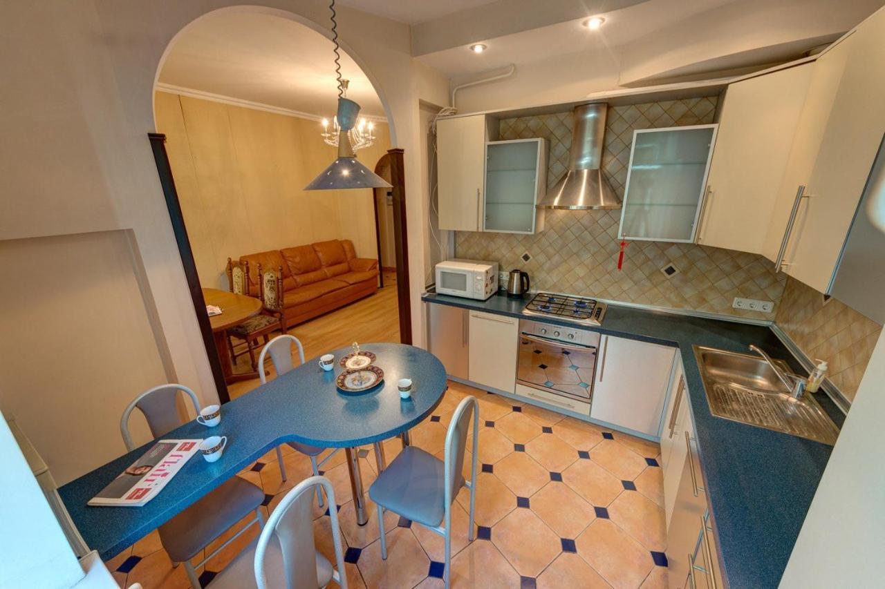 Apartments With Three Rooms On Shevchenko Blvd Kyiv Exterior foto